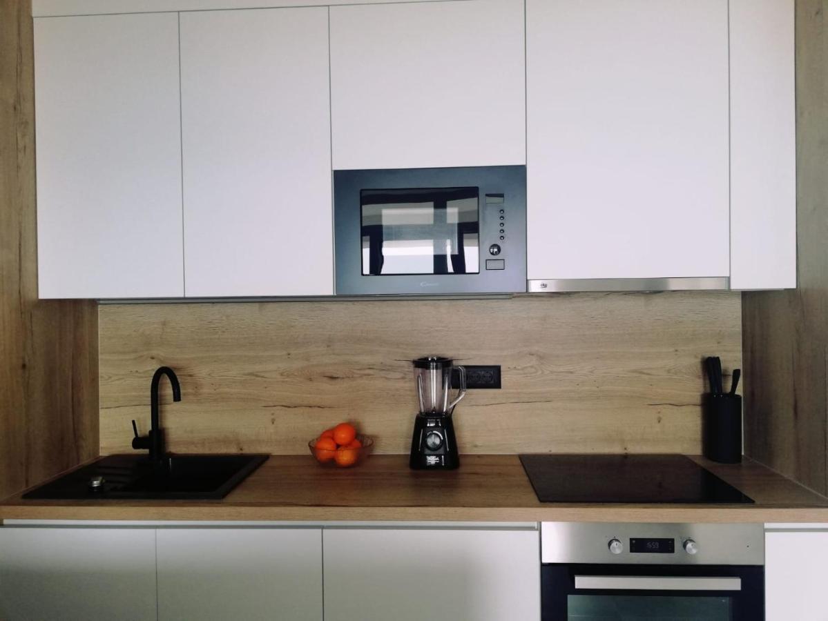 Апартаменты Apartman Aria Дуги-Рат Экстерьер фото