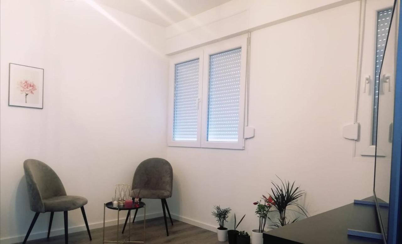 Апартаменты Apartman Aria Дуги-Рат Экстерьер фото